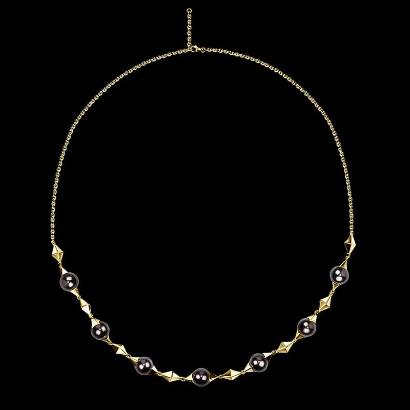 Колье с черным жемчугом