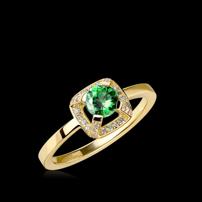 Кольцо с цаворитом и бриллиантами