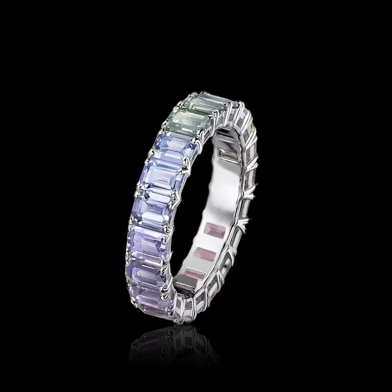 Золотое кольцо с цветными сапфирами