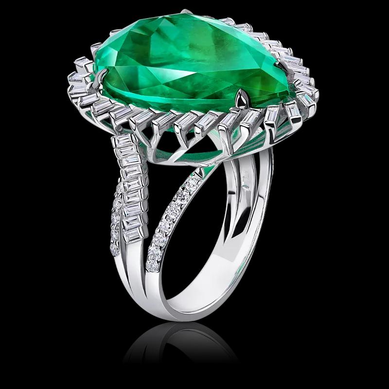 Кольцо с изумрудом