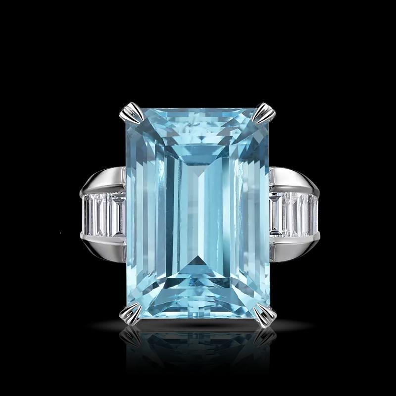 Кольцо с аквамарином и бриллиантами